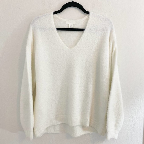 H&M Sweaters - H&M Cream Oversized Fuzzy V-Neck Sweater Women's Size Small EUC